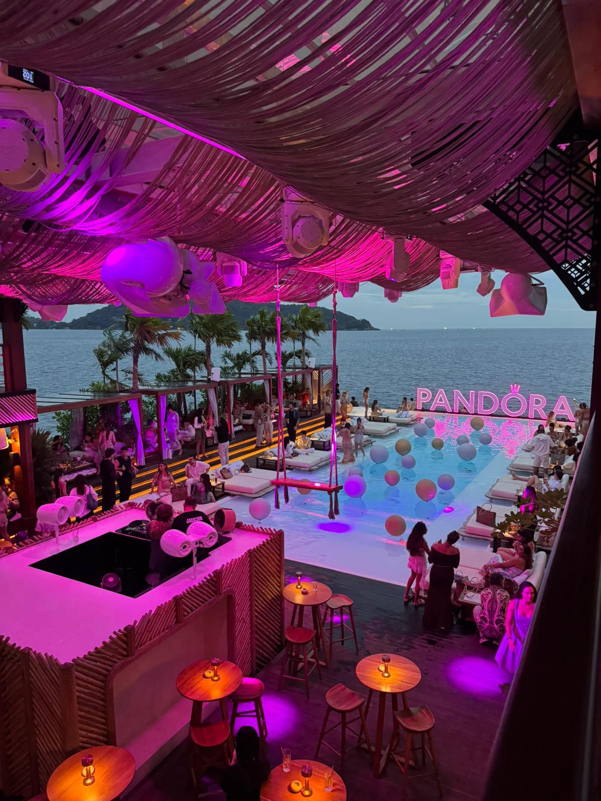 157-feet beach club BC157