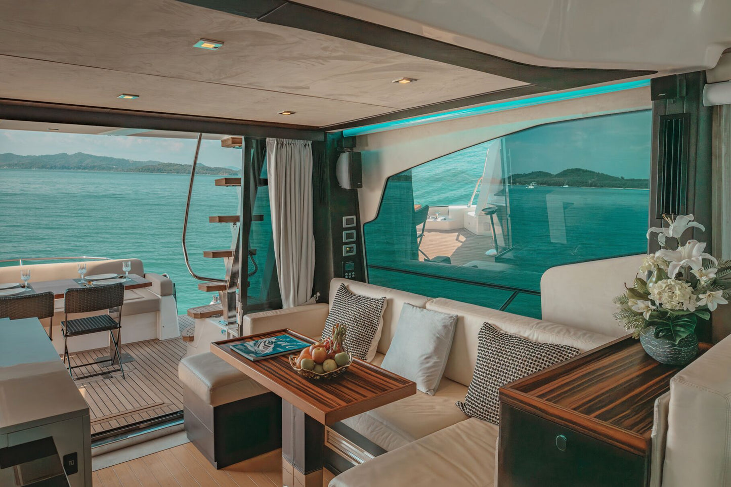 58-feet motor yacht MY058