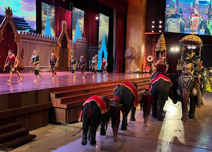 Nong Nooch + Show