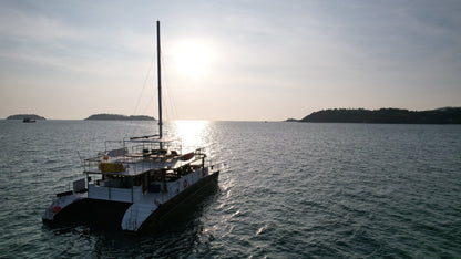 68-feet catamaran with foam party SC068