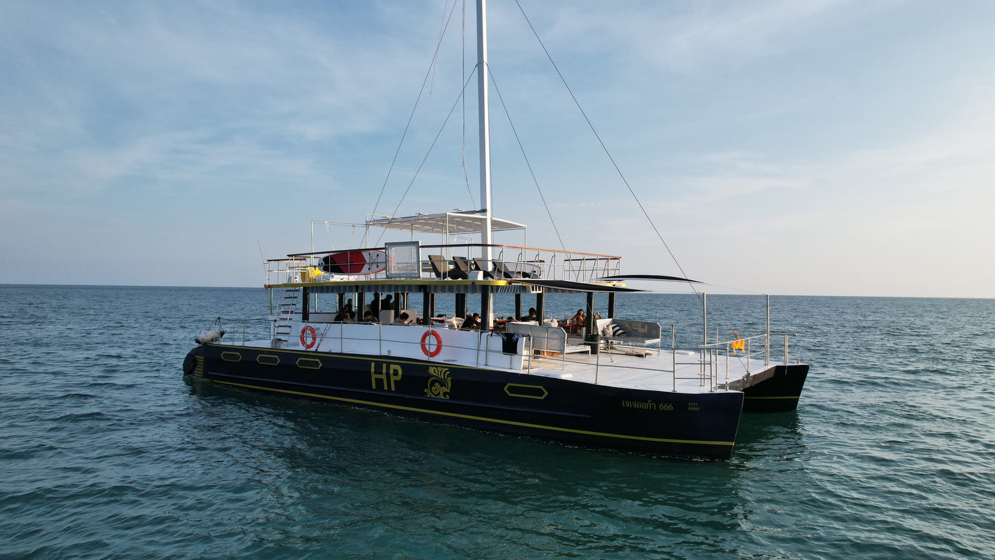 68-feet catamaran with foam party SC068