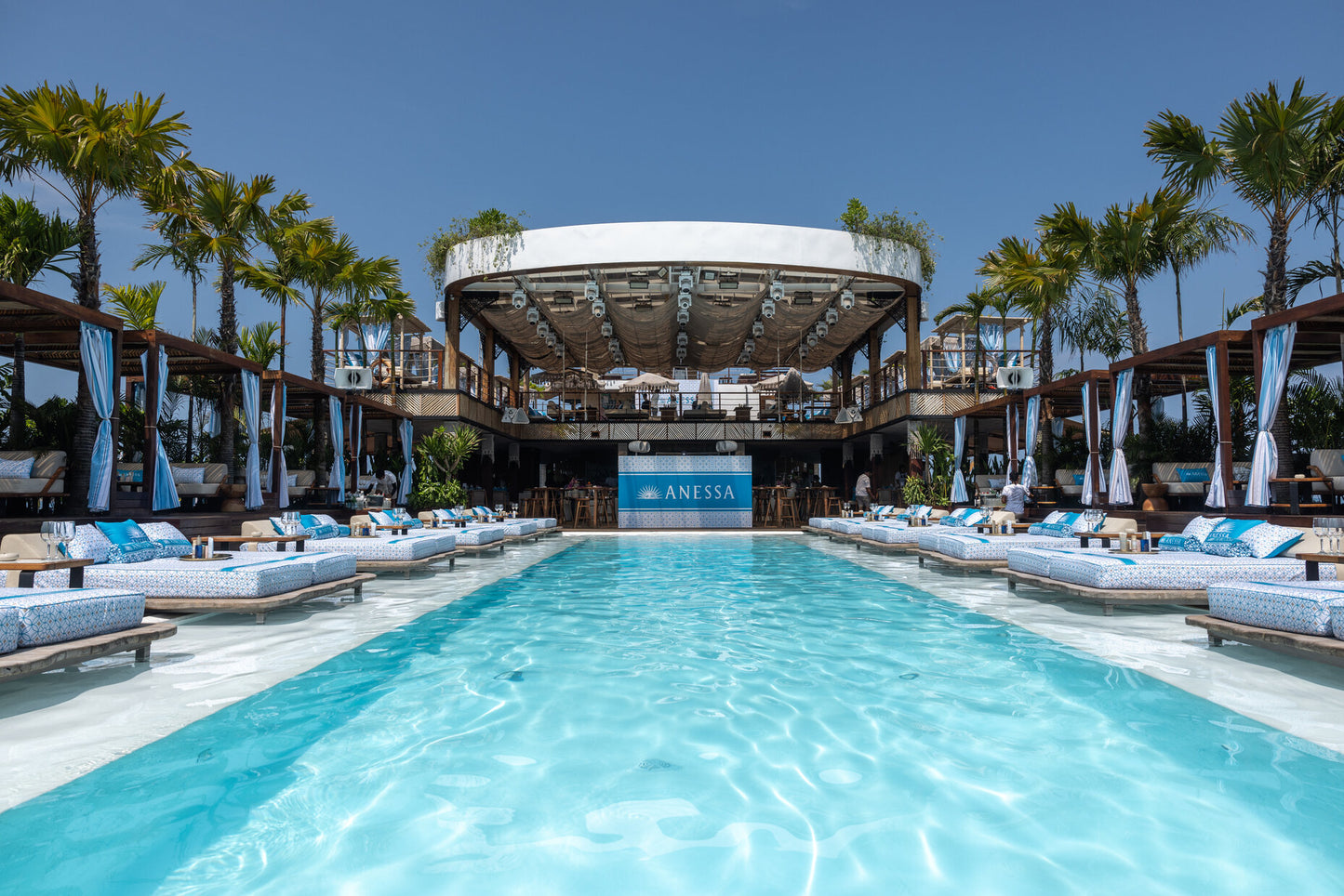 157-feet beach club BC157