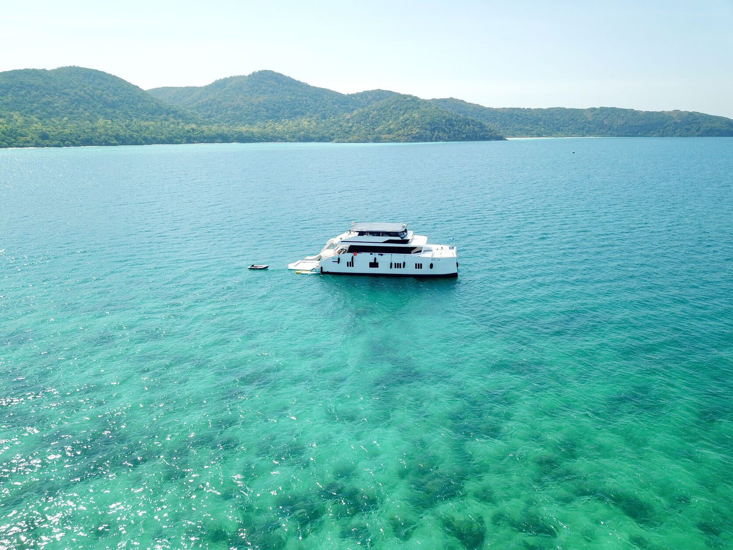 76-feet motor catamaran MC076