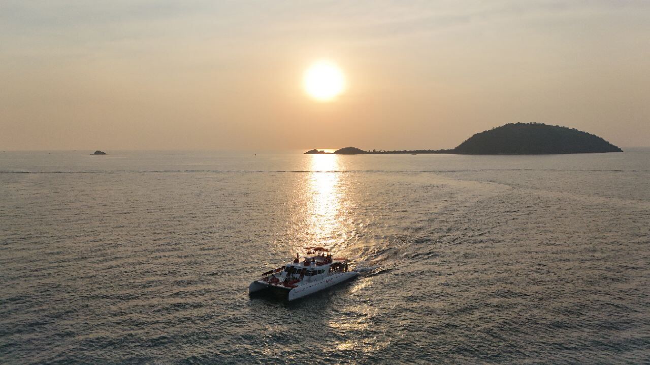 76-feet motor catamaran MC076