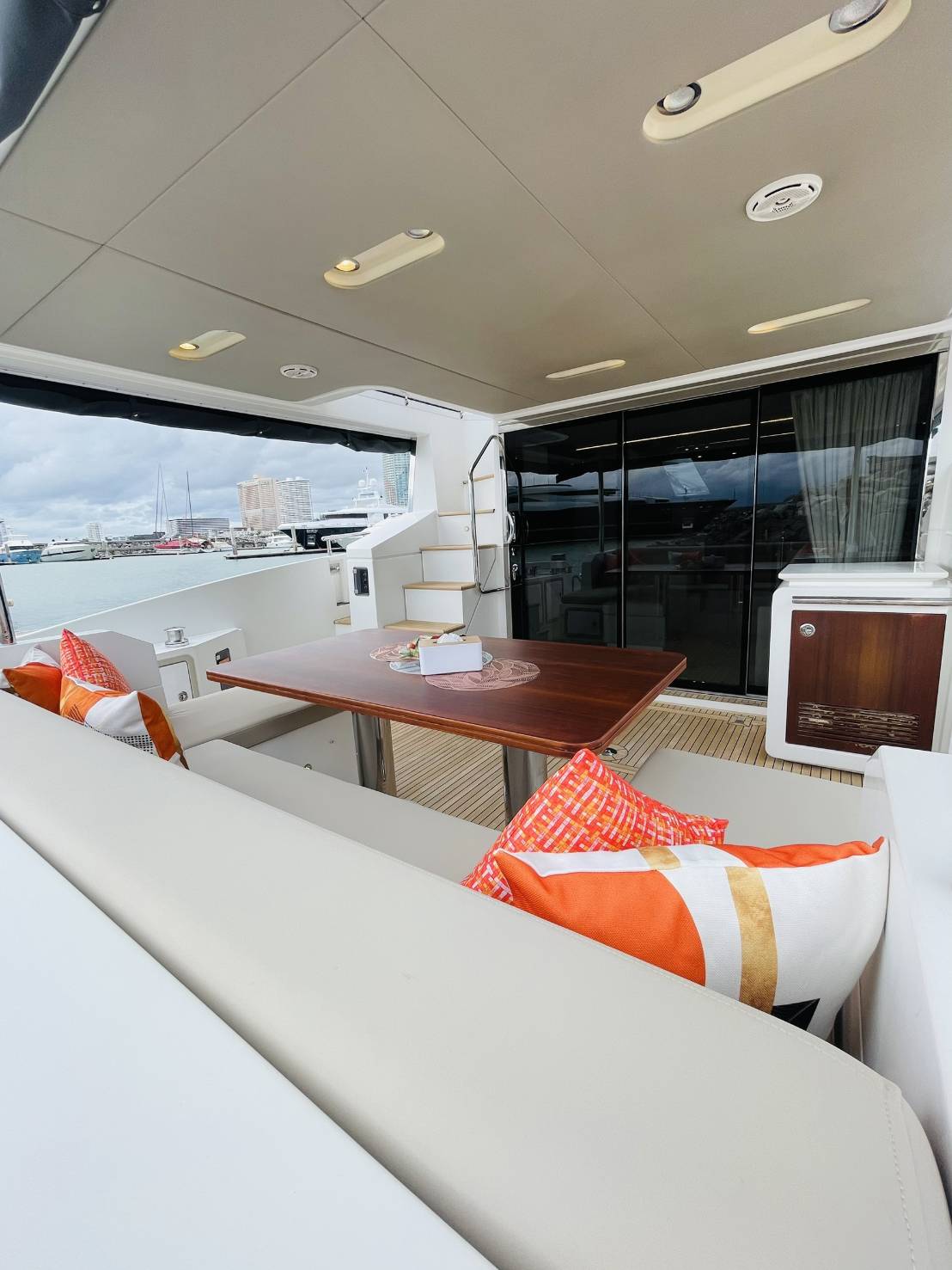 66-feet motor yacht MY066