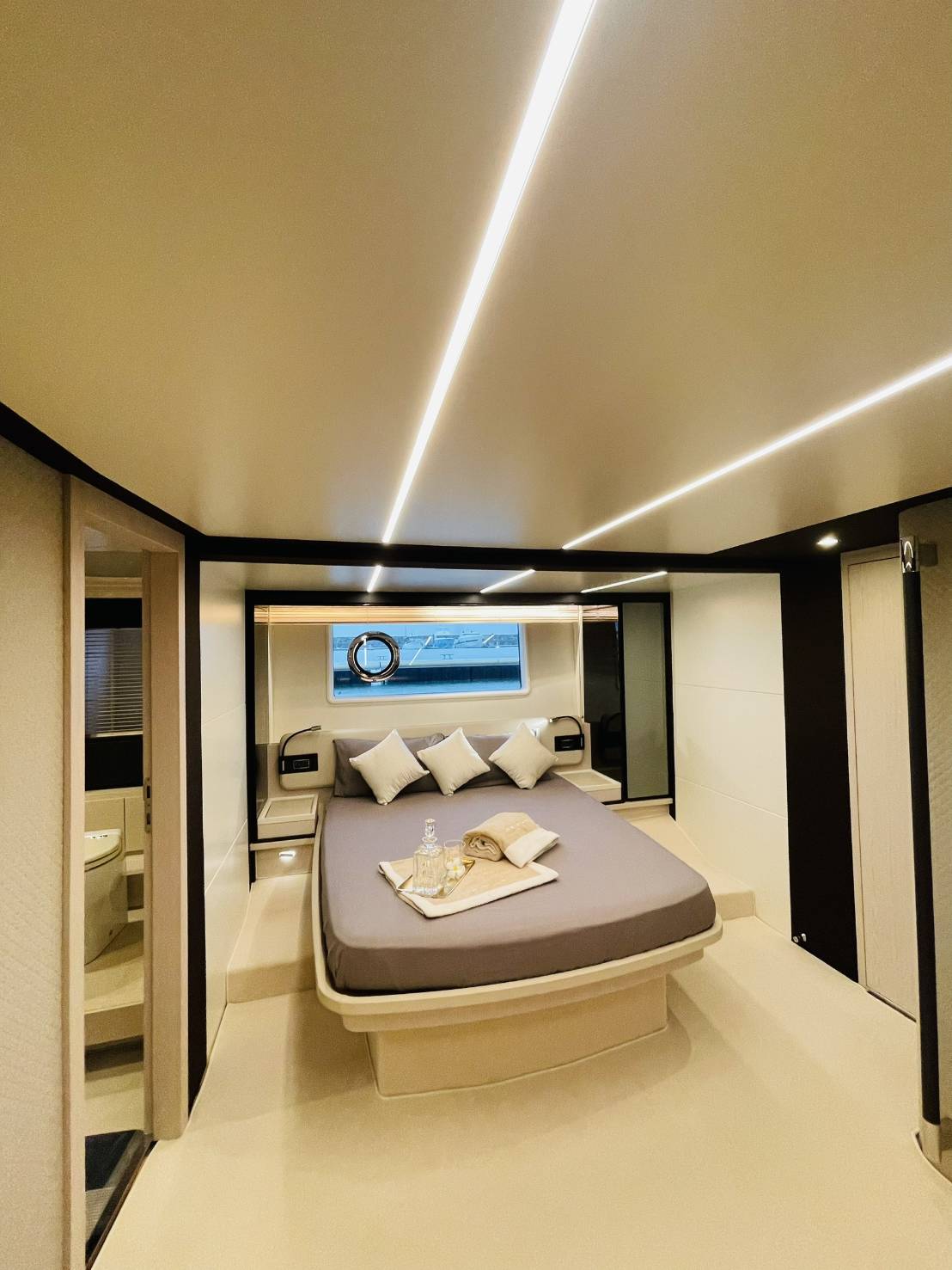 66-feet motor yacht MY066