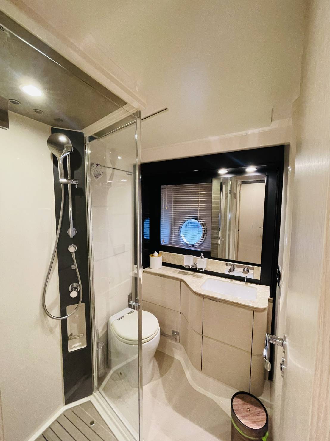 66-feet motor yacht MY066