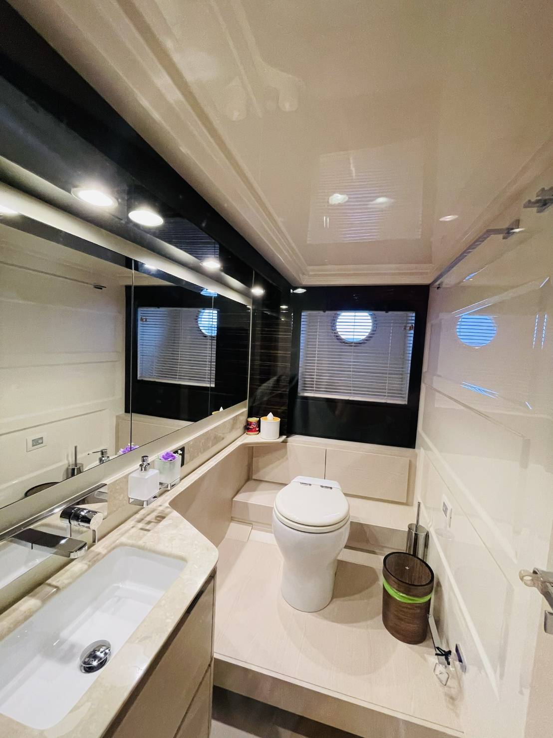 66-feet motor yacht MY066