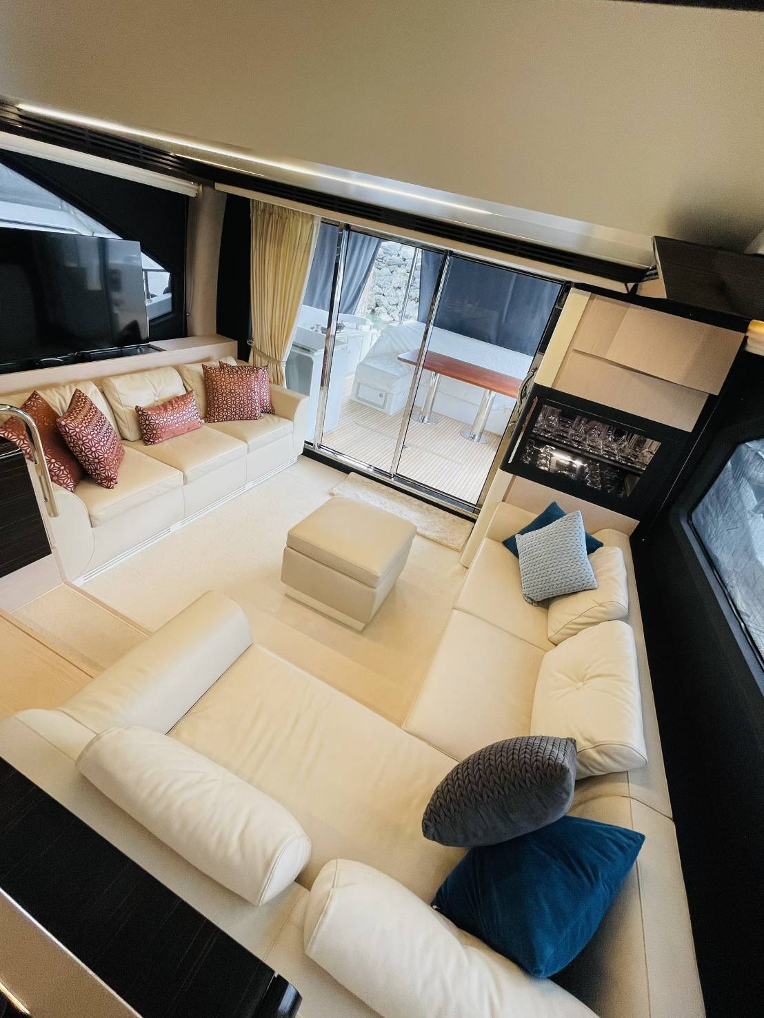 66-feet motor yacht MY066