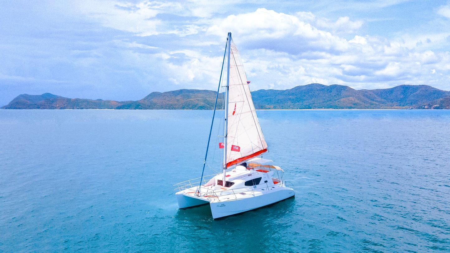 36-feet sailing catamaran SC036