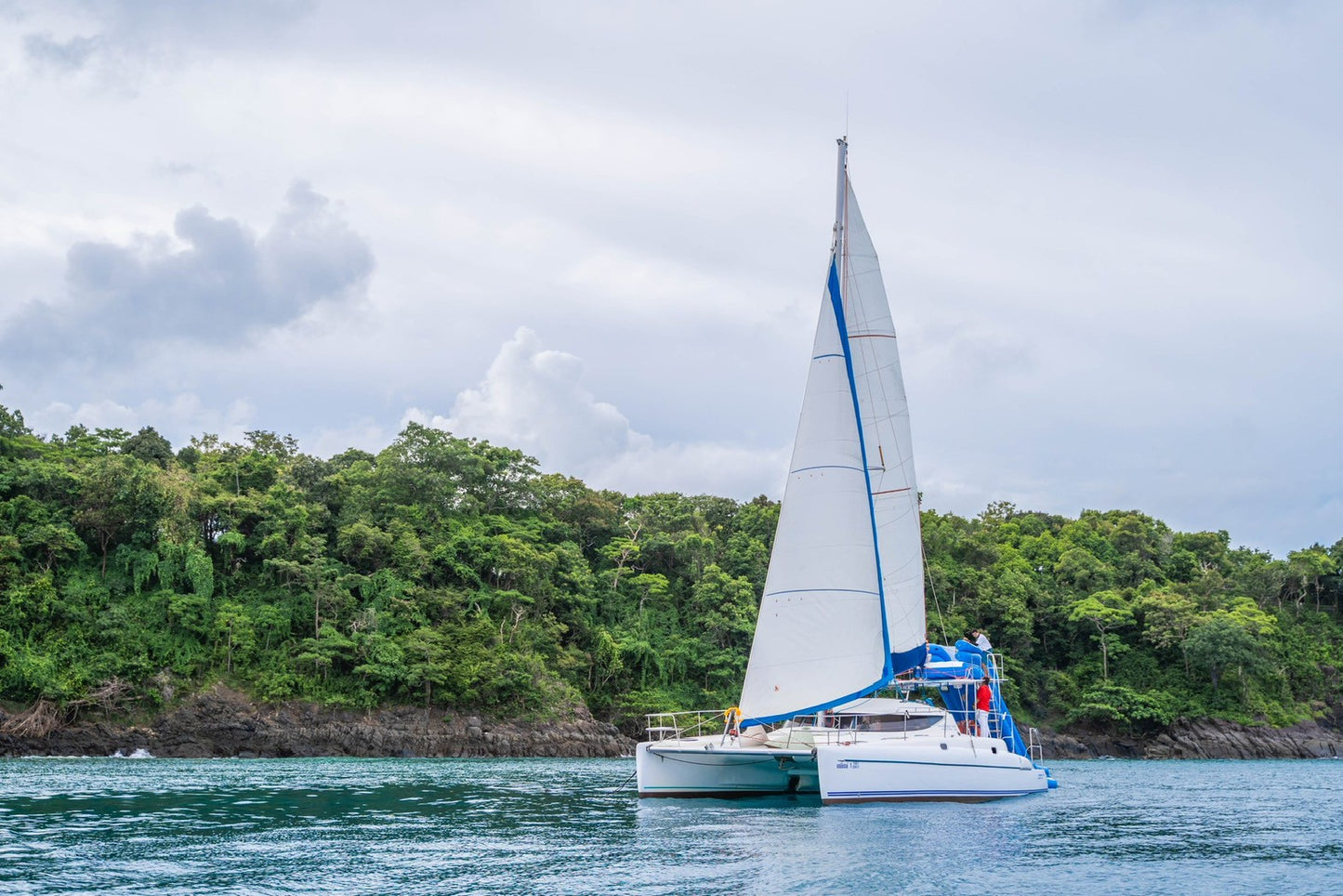 37-feet sailing catamaran SC037