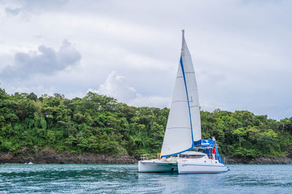 37-feet sailing catamaran SC037