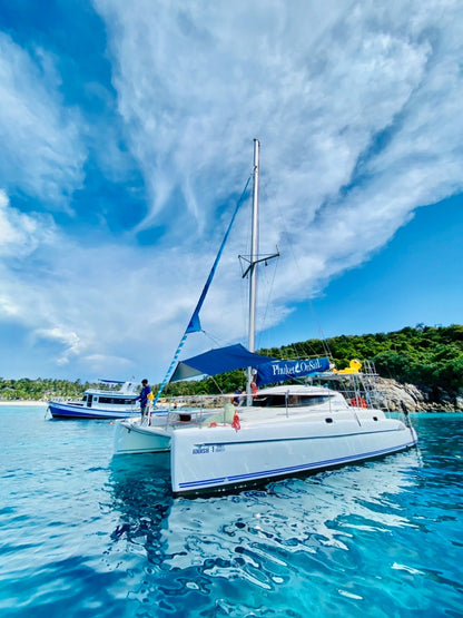 37-feet sailing catamaran SC037