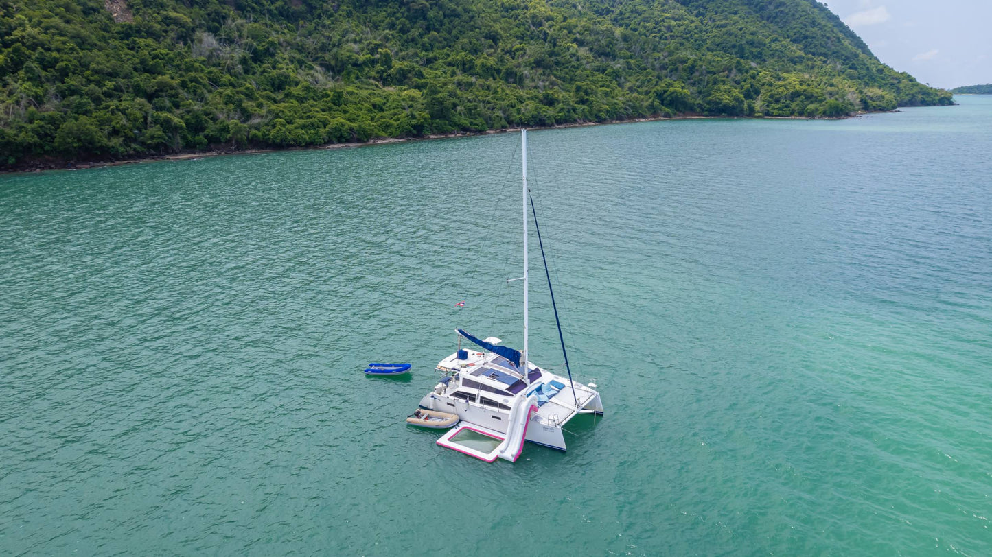 38-feet sailing catamaran SC038