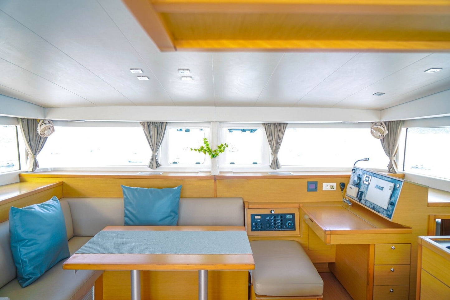 40-feet sailing catamaran SC040