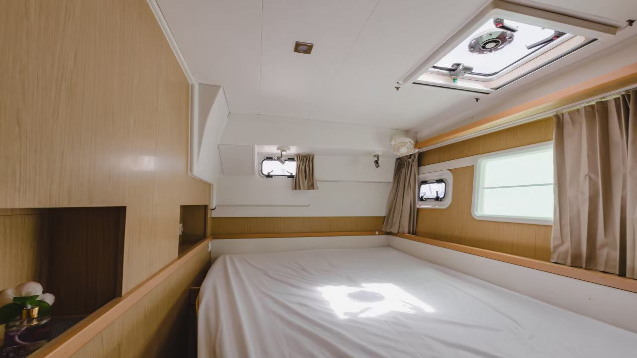 40-feet sailing catamaran SC040