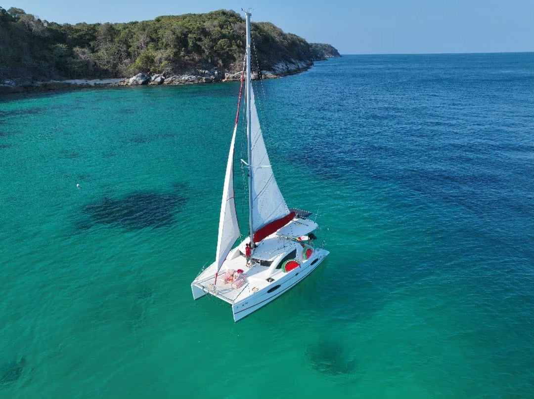 42-feet sailing catamaran SC042