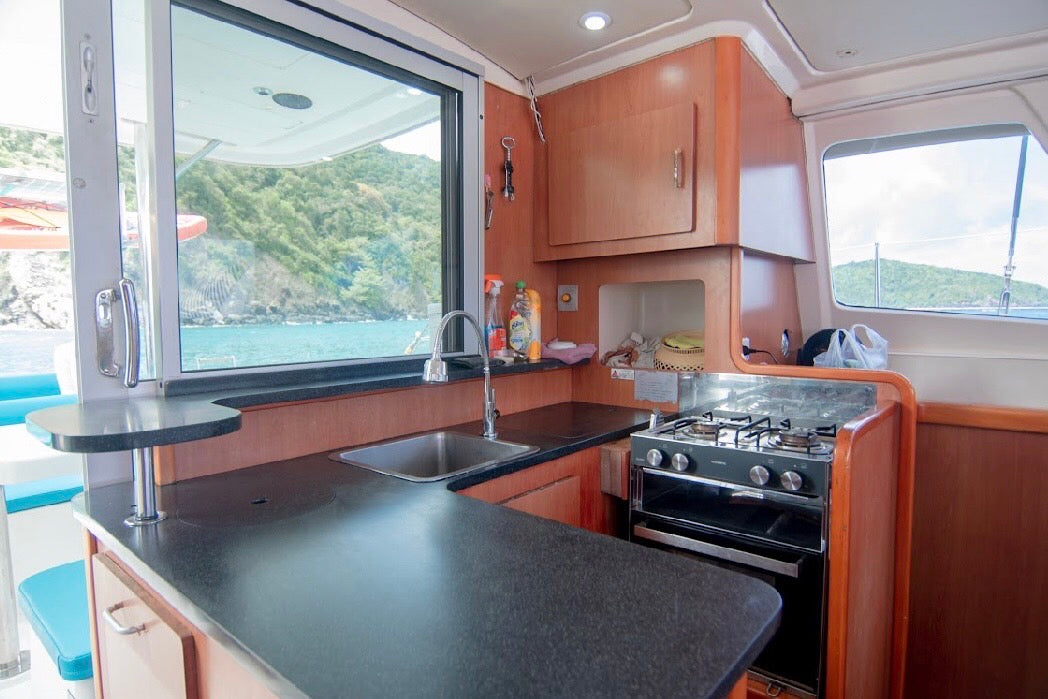 38-feet sailing catamaran SC038