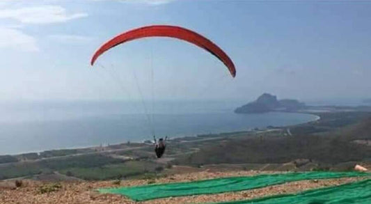 Paragliding flight